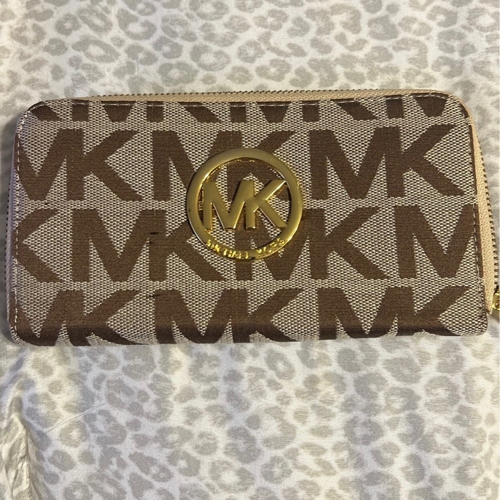 Michael Kors wallet